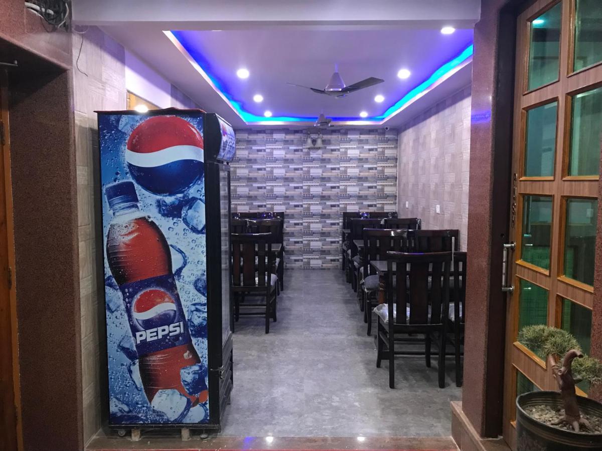 Golden Lodge Varanasi Exterior photo