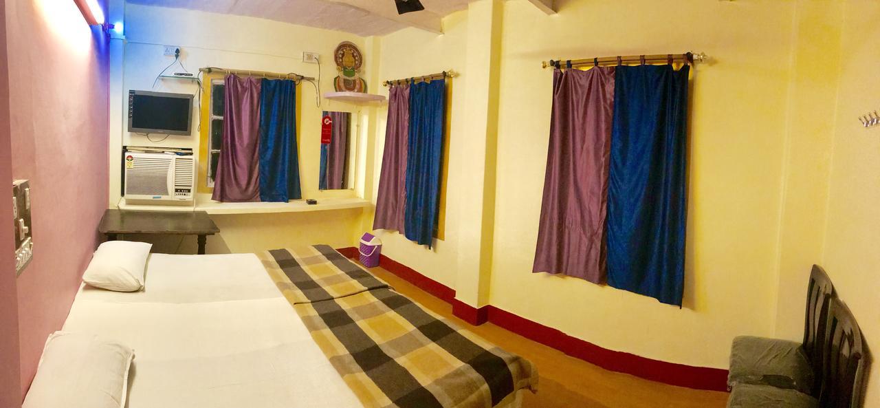 Golden Lodge Varanasi Exterior photo