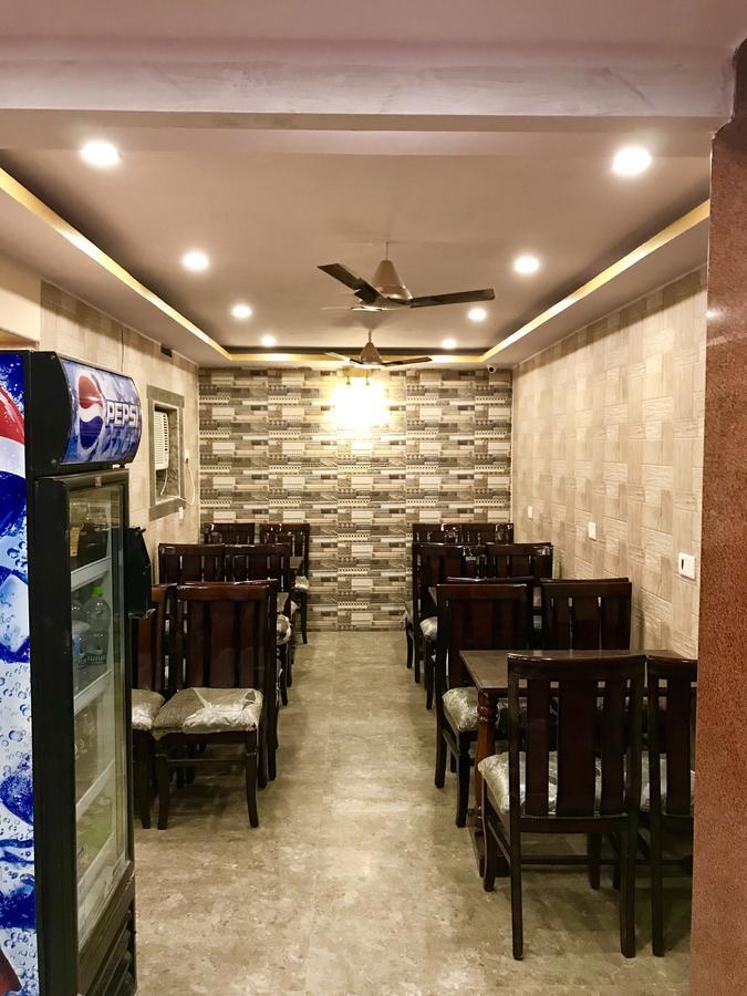 Golden Lodge Varanasi Exterior photo